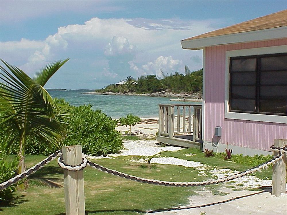 Pelican Beach Villas Marsh Harbour Exterior photo